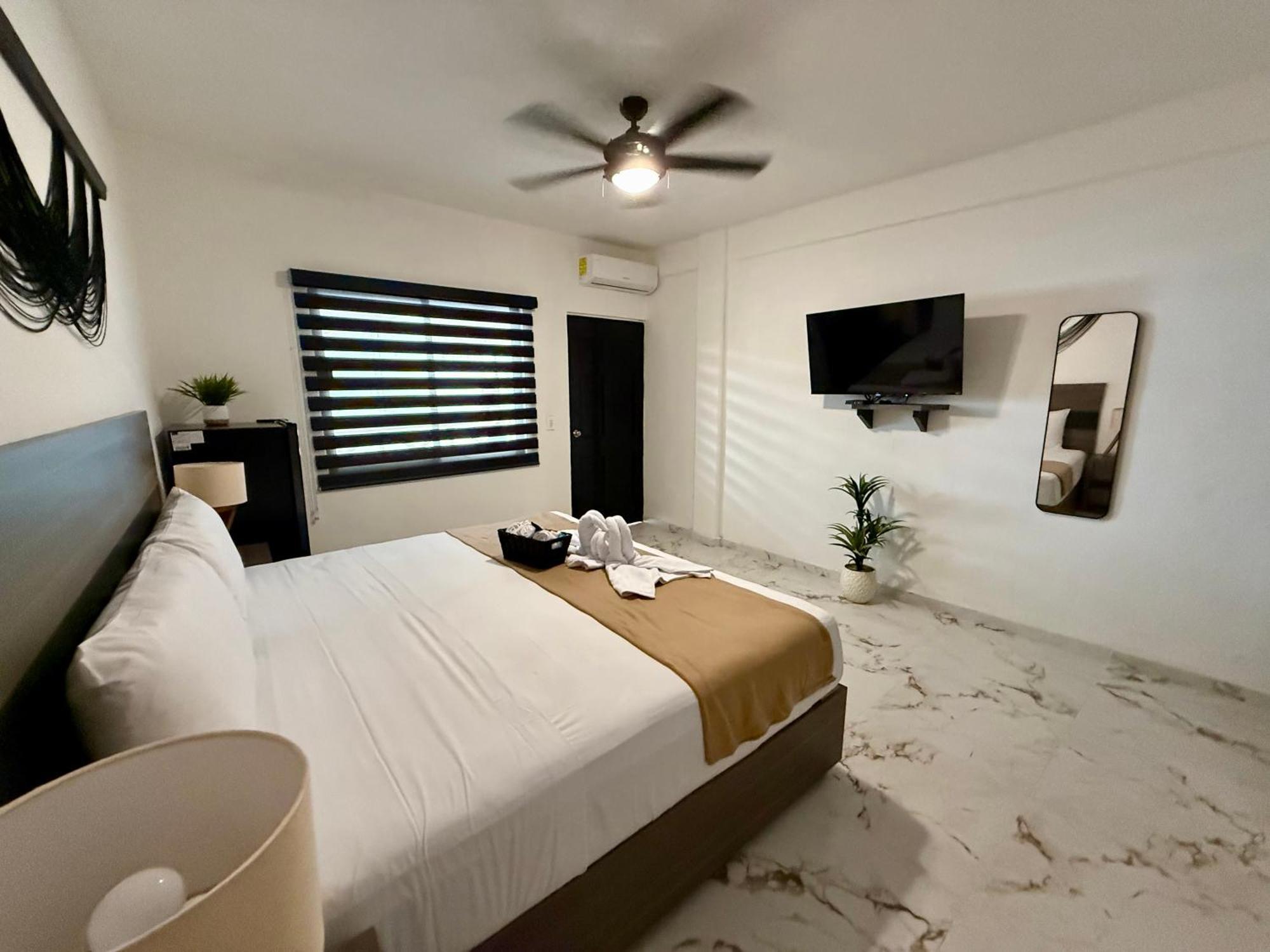 Отель Casa Tortuga 5Th Ave Плая-дель-Кармен Экстерьер фото