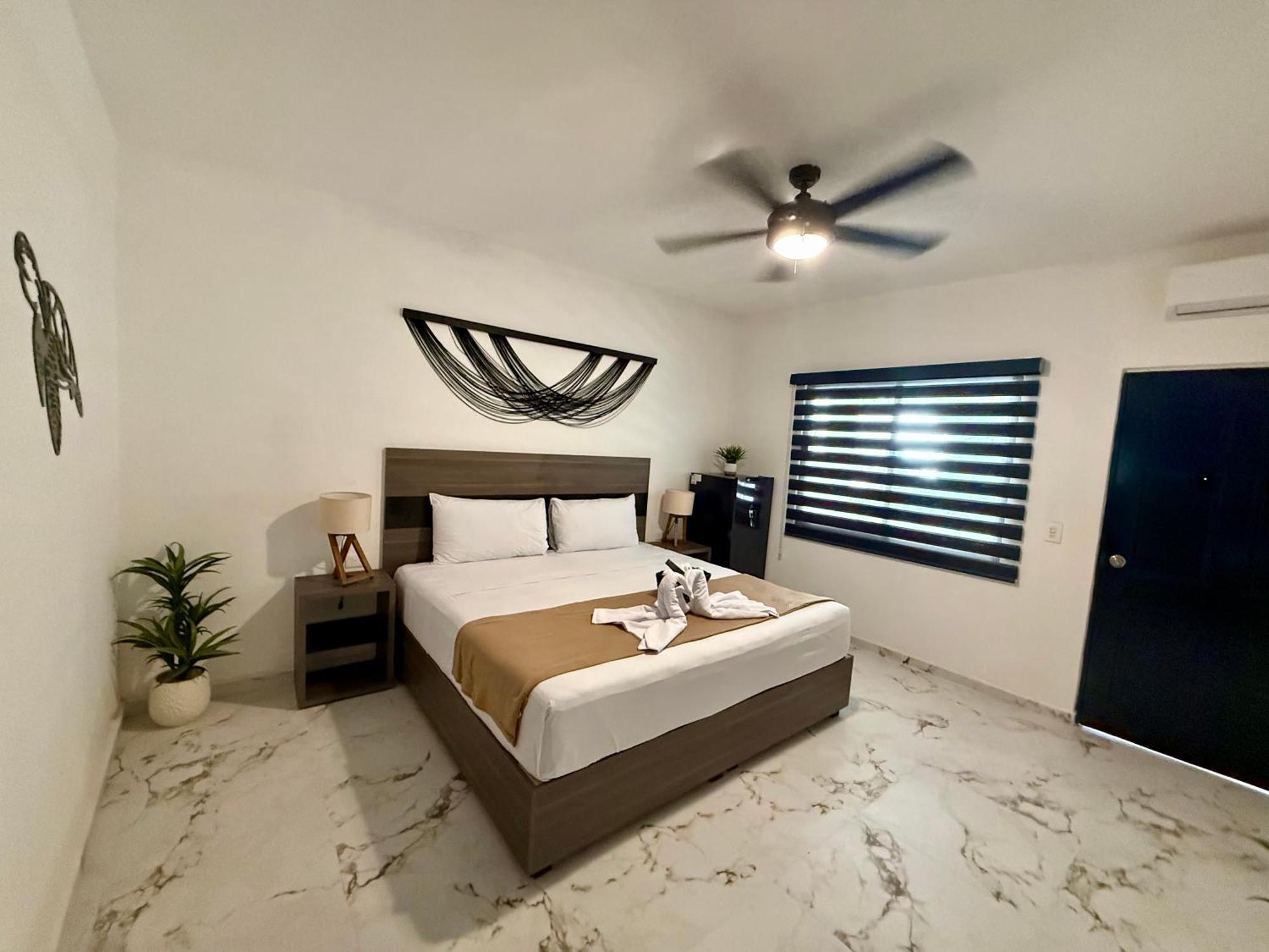 Отель Casa Tortuga 5Th Ave Плая-дель-Кармен Экстерьер фото