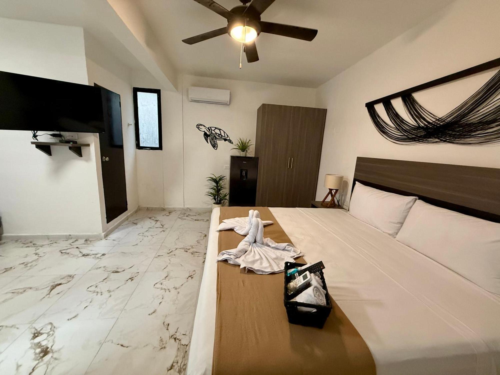 Отель Casa Tortuga 5Th Ave Плая-дель-Кармен Экстерьер фото